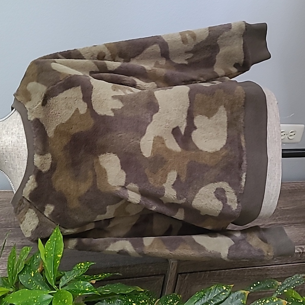 Lou & Grey Faux Fur Camo Sweatshirt Size Small